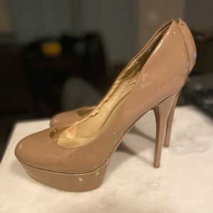 Nude Pumps